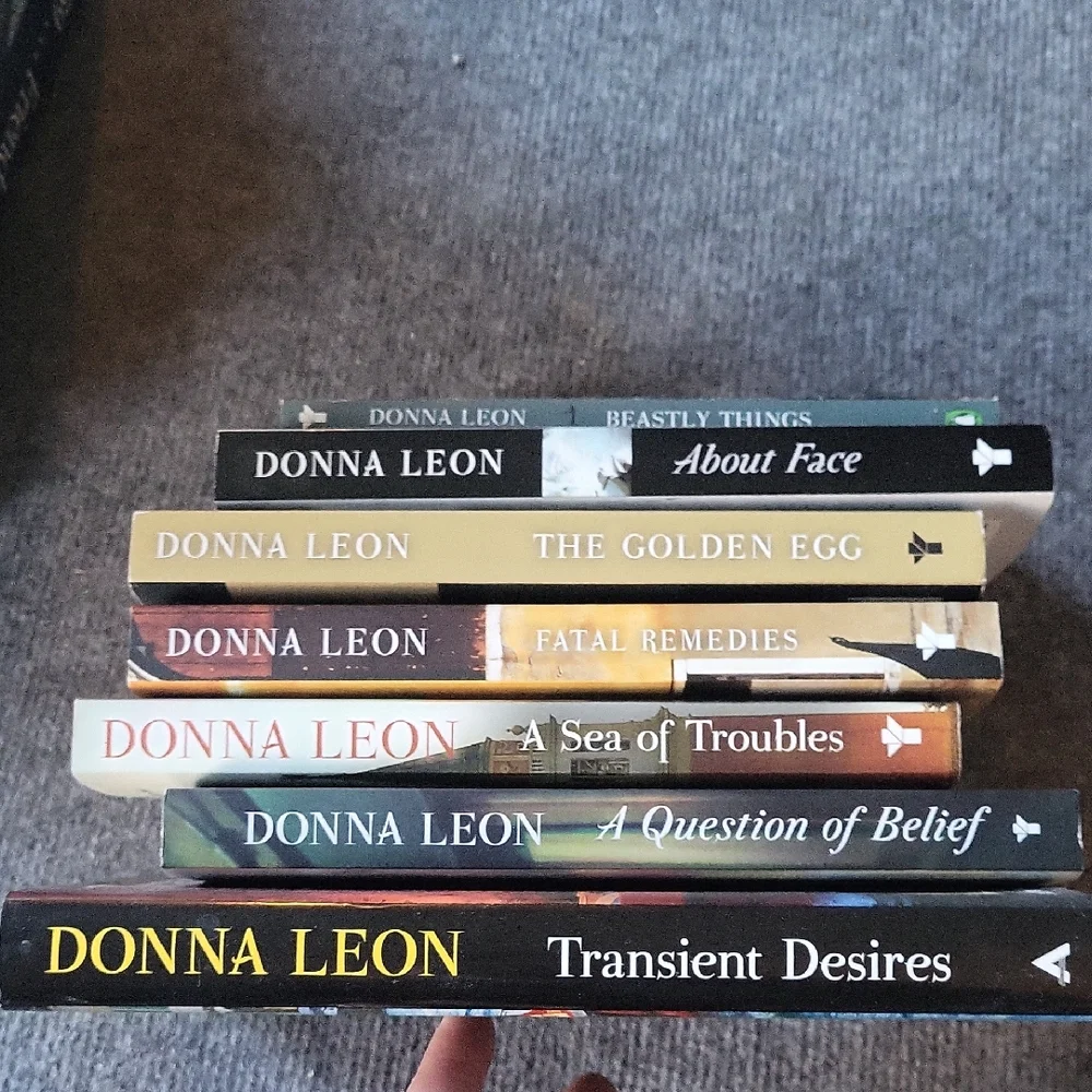 Donna Leon Book Collection - Set Of 12